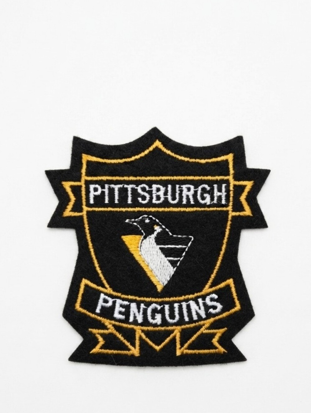 1992 ERA PITTSBURGH PENGUINS NHL HOCKEY VINTAGE 3 1/8" SHIELD TEAM LOGO PATCH